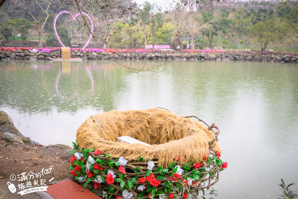 雲林新景點【有風的地方森林療癒咖啡】麝香木粉紅階梯超夢幻.賞花海.登大峽谷巨石,自然景觀好震撼! 雲林新景點【有風的地方森林療癒咖啡】麝香木粉紅階梯超夢幻.賞花海.登大峽谷巨石,自然景觀好震撼!