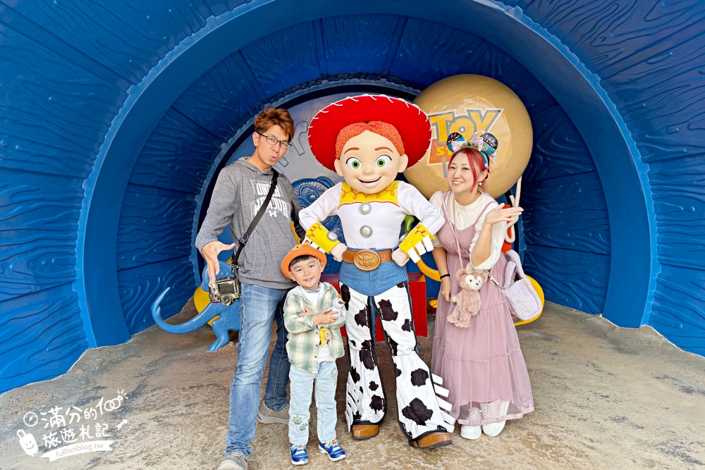 【2026香港迪士尼樂園攻略】哪類人必買快速通關迪士尼尊享卡,提前一小時入園優勢是什麼?加碼必看遊行和精彩煙火秀.親子同行這樣安排超輕鬆! 【2026香港迪士尼樂園攻略】哪類人必買快速通關迪士尼尊享卡,提前一小時入園優勢是什麼?加碼必看遊行和精彩煙火秀.親子同行這樣安排超輕鬆!