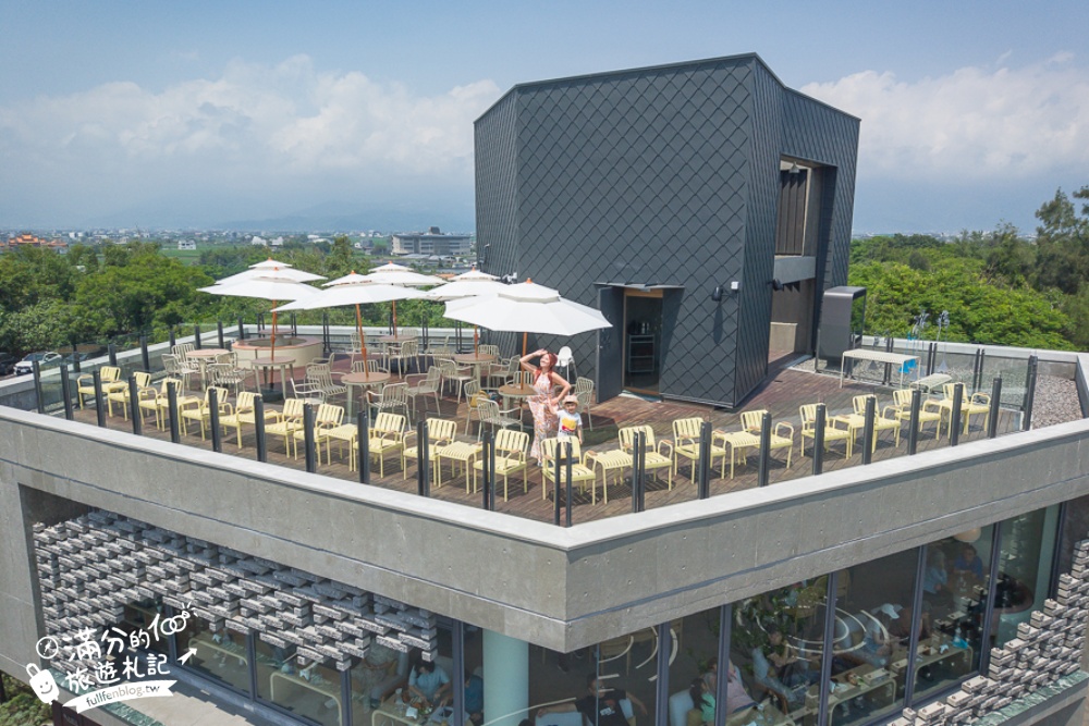 宜蘭【等日初】壯圍最新海景第一排景觀咖啡館.眺望龜山島.步行一分鐘即達海灘!