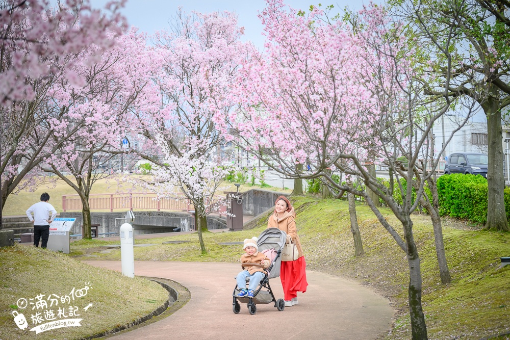 富山景點【星巴克富山環水公園店】世界最美星巴克！富岩運河環水公園全攻略,交通.櫻花季&必拍角度分享!