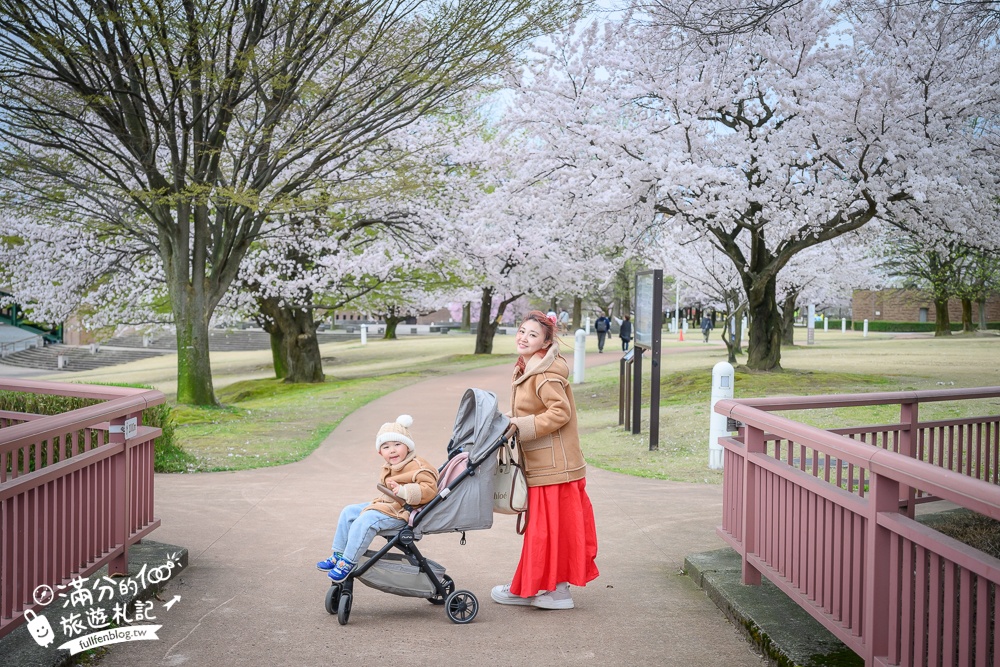 富山景點【星巴克富山環水公園店】世界最美星巴克！富岩運河環水公園全攻略,交通.櫻花季&必拍角度分享!