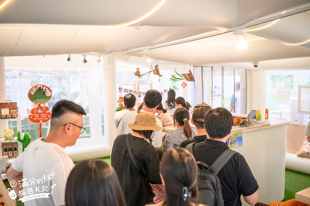 宜蘭【遛遛三星】全台唯一白狐狸主題農場,與白狐狸＆赤狐互動.還能玩鹿角蕨手作.當小小農夫和爬蟲偵查員,太好玩啦!