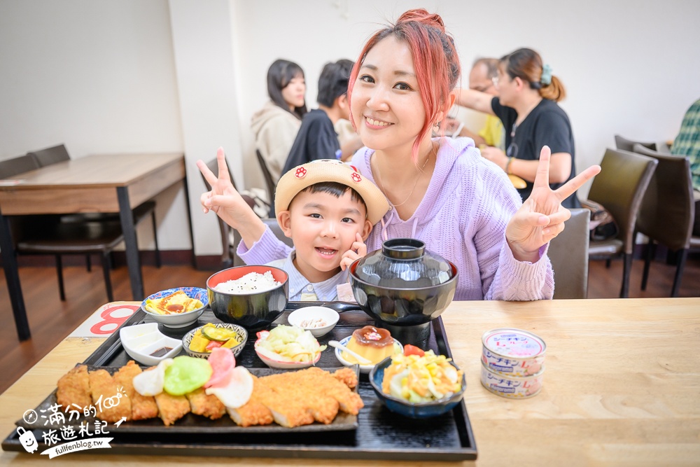 彰化火車站美食【秋本家】浮誇系平價日式定食.天守閣城堡&車輪都上桌,還有超狂30公分黃金炸豬排!