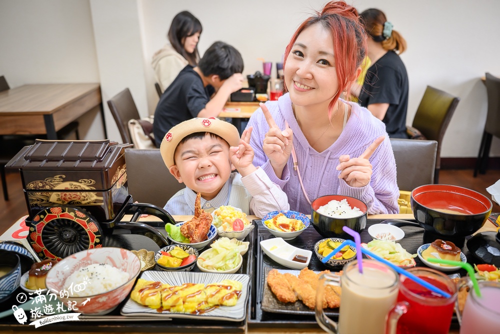 彰化火車站美食【秋本家】浮誇系平價日式定食.天守閣城堡&車輪都上桌,還有超狂30公分黃金炸豬排!