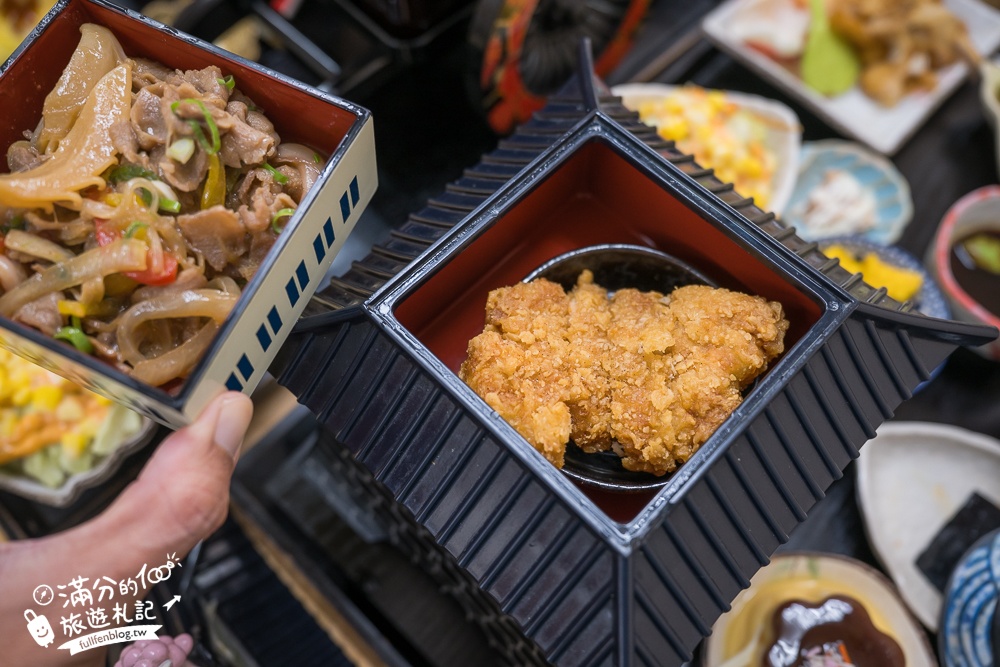 彰化火車站美食【秋本家】浮誇系平價日式定食.天守閣城堡&車輪都上桌,還有超狂30公分黃金炸豬排!