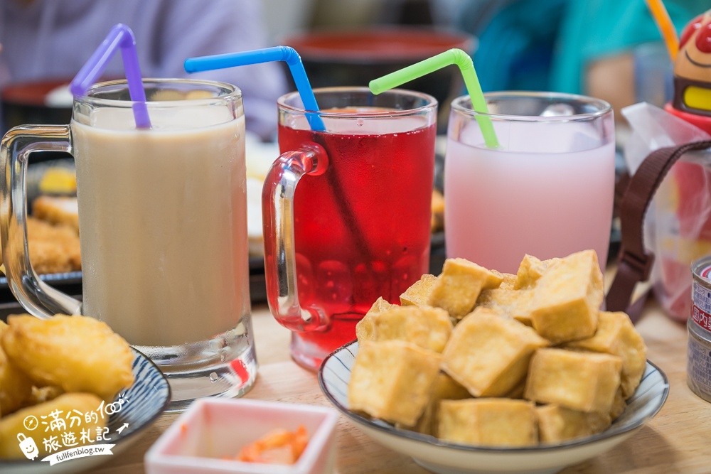 彰化火車站美食【秋本家】浮誇系平價日式定食.天守閣城堡&車輪都上桌,還有超狂30公分黃金炸豬排!
