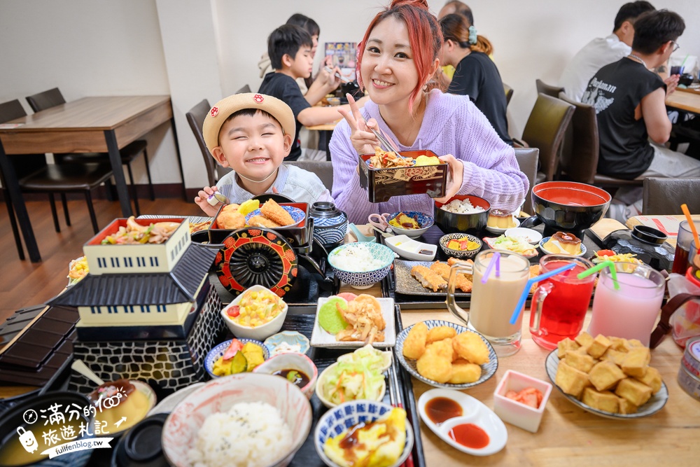 彰化火車站美食【秋本家】浮誇系平價日式定食.天守閣城堡&車輪都上桌,還有超狂30公分黃金炸豬排!
