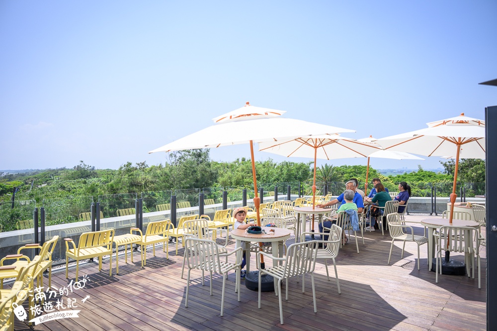 宜蘭【等日初】壯圍最新海景第一排景觀咖啡館.眺望龜山島.步行一分鐘即達海灘!