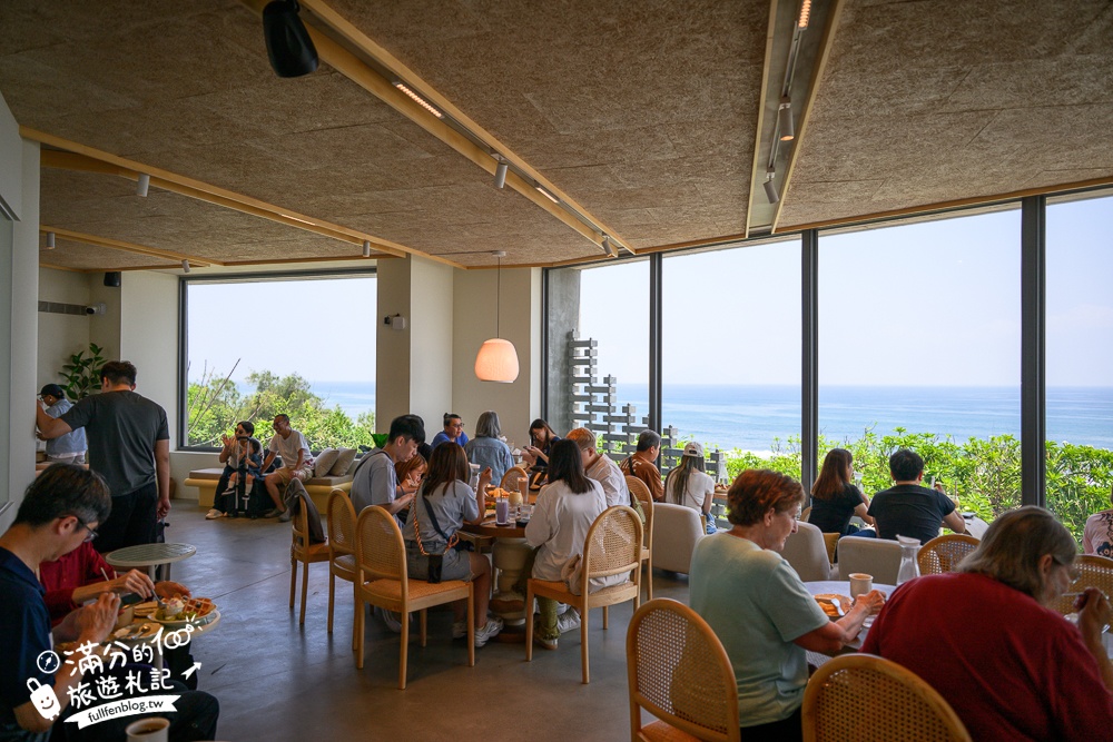宜蘭【等日初】壯圍最新海景第一排景觀咖啡館.眺望龜山島.步行一分鐘即達海灘!