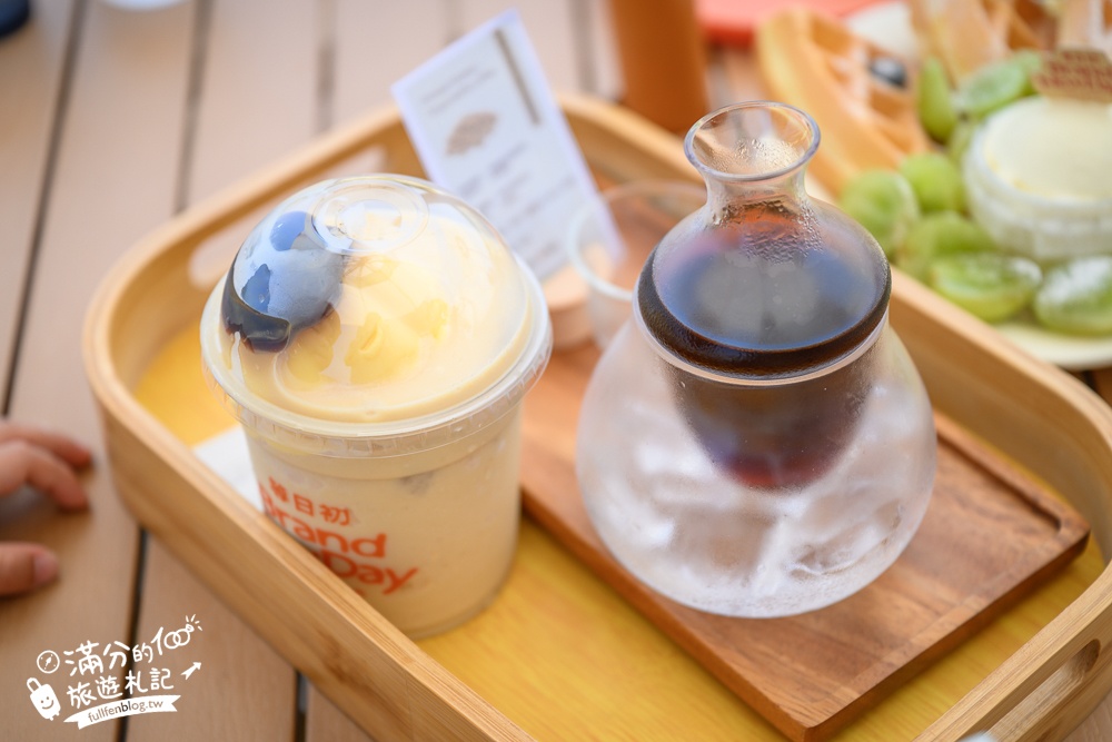 宜蘭【等日初】壯圍最新海景第一排景觀咖啡館.眺望龜山島.步行一分鐘即達海灘!