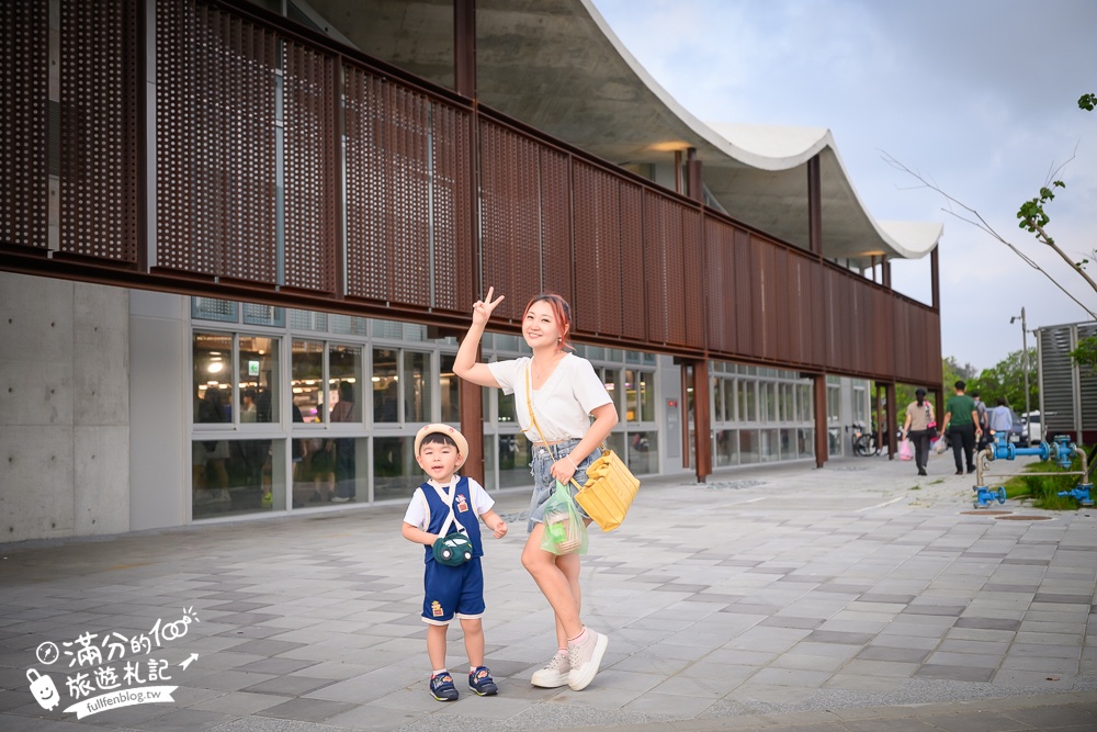 新竹【竹風魚市】南寮漁港大轉型,搭配波光市集這樣玩.全台最美大波浪魚市場,必吃生魚片＆海鮮餐廳一條街!