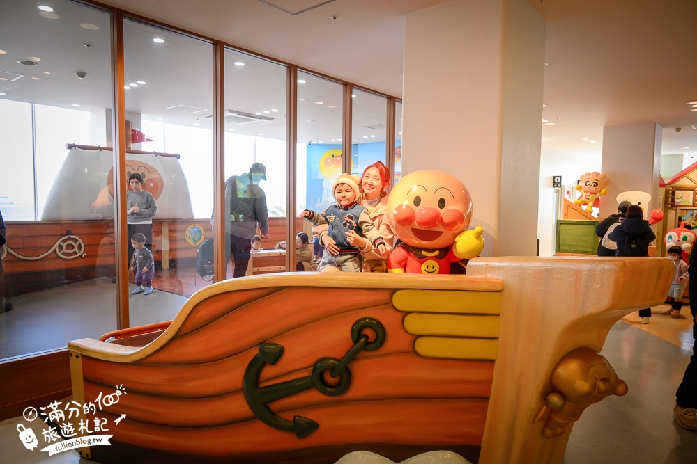 2026神戶親子景點【神戶麵包超人兒童博物館全攻略】門票購買&預約.必買造型麵包~三歲小孩的放電指南！