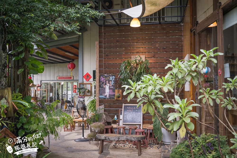 苗栗【雙峰草堂】隱身山林間的銅鑼燒玻璃茶屋.職人手作銅鑼燒,還能欣賞油桐花!