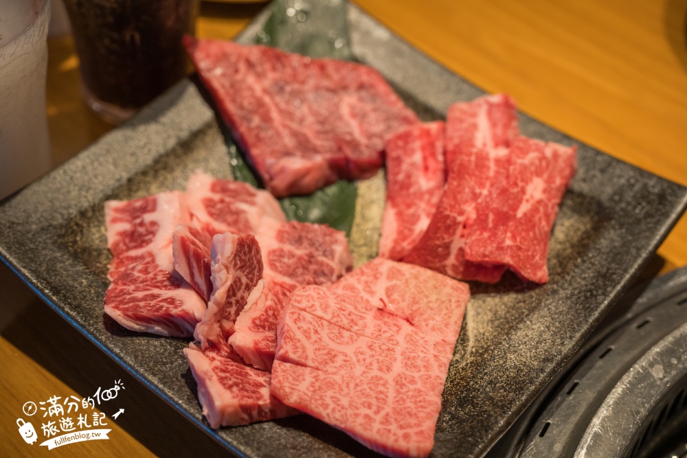大阪必吃燒肉推薦【道頓堀力丸燒肉】高CP值日本和牛吃到飽.旁邊就是跑跑人招牌.親子友善.中文點餐超方便!