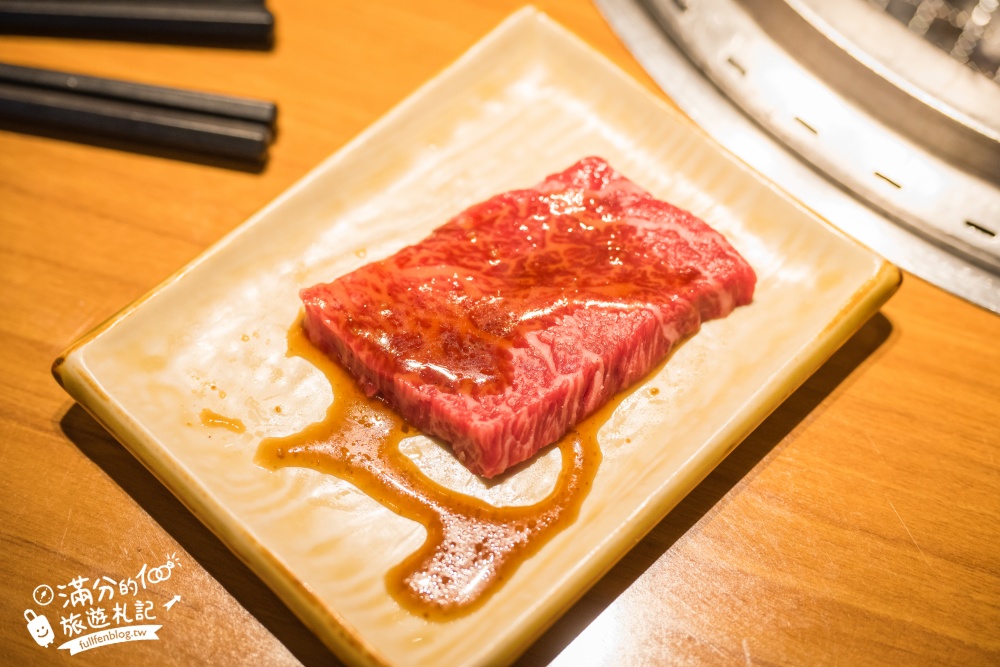 大阪必吃燒肉推薦【道頓堀力丸燒肉】高CP值日本和牛吃到飽.旁邊就是跑跑人招牌.親子友善.中文點餐超方便!