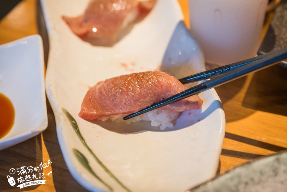 大阪必吃燒肉推薦【道頓堀力丸燒肉】高CP值日本和牛吃到飽.旁邊就是跑跑人招牌.親子友善.中文點餐超方便!