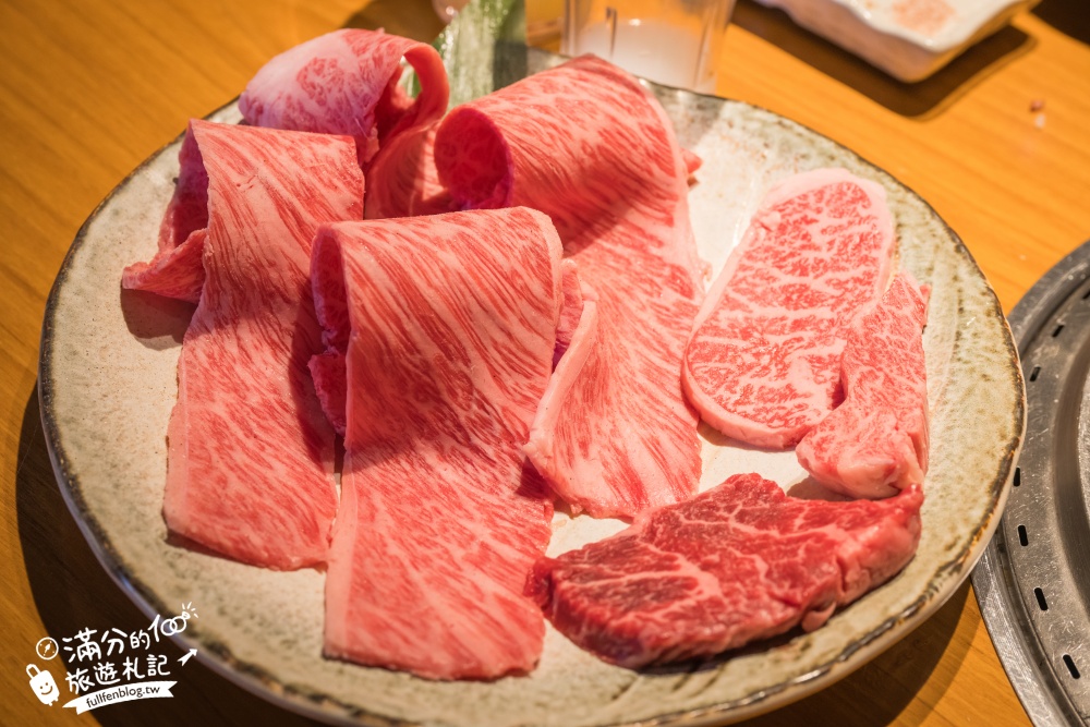 大阪必吃燒肉推薦【道頓堀力丸燒肉】高CP值日本和牛吃到飽.旁邊就是跑跑人招牌.親子友善.中文點餐超方便!