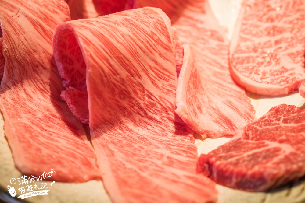 大阪必吃燒肉推薦【道頓堀力丸燒肉】高CP值日本和牛吃到飽.旁邊就是跑跑人招牌.親子友善.中文點餐超方便!