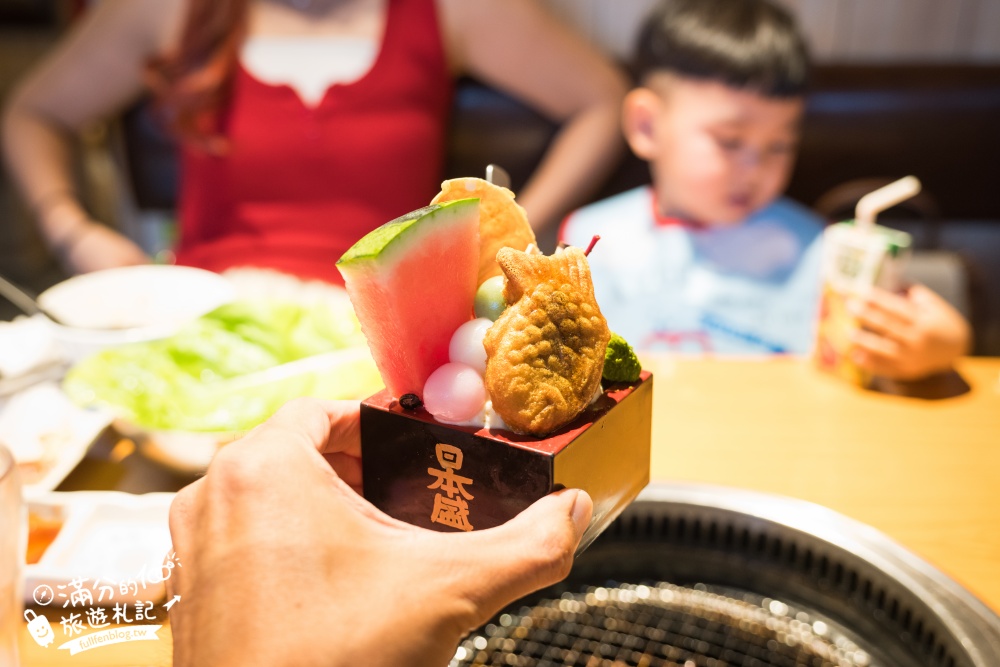 大阪必吃燒肉推薦【道頓堀力丸燒肉】高CP值日本和牛吃到飽.旁邊就是跑跑人招牌.親子友善.中文點餐超方便!