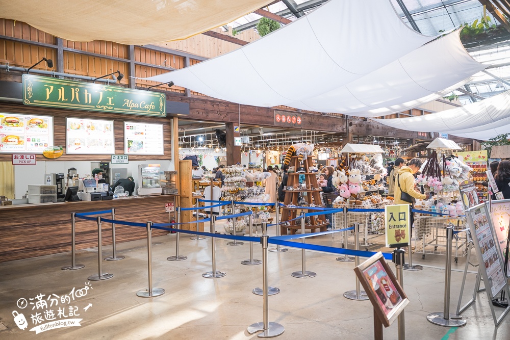 【神戶動物王國】大人小孩都瘋狂！親子推車友善溫室動物園.必體驗騎駱駝.騎馬.零距離餵食的動物天堂!