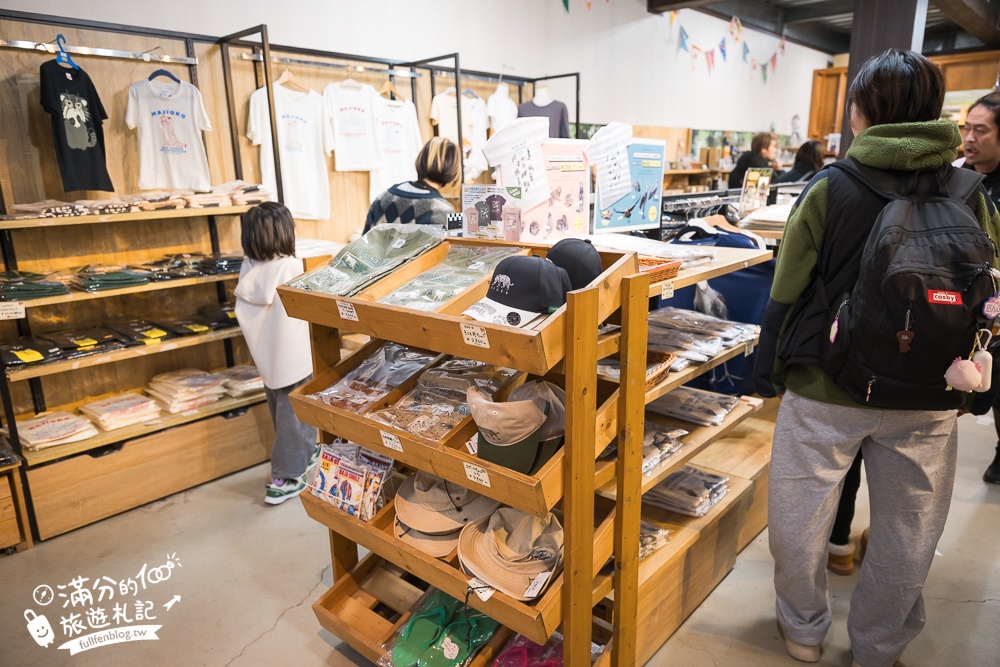 【神戶動物王國】大人小孩都瘋狂！親子推車友善溫室動物園.必體驗騎駱駝.騎馬.零距離餵食的動物天堂!