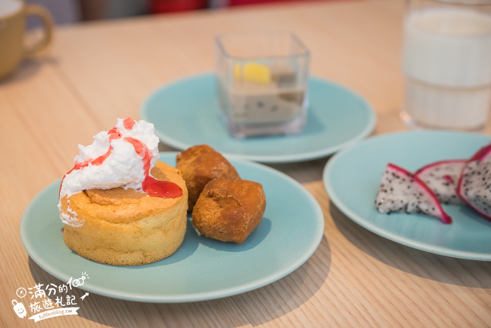 沖繩美國村飯店【雷克沖繩北谷溫泉度假村】帶小孩玩沖繩必住！超強早餐.出飯店就是美國村商圈.還有無邊際泳池戲水區&天然溫泉!