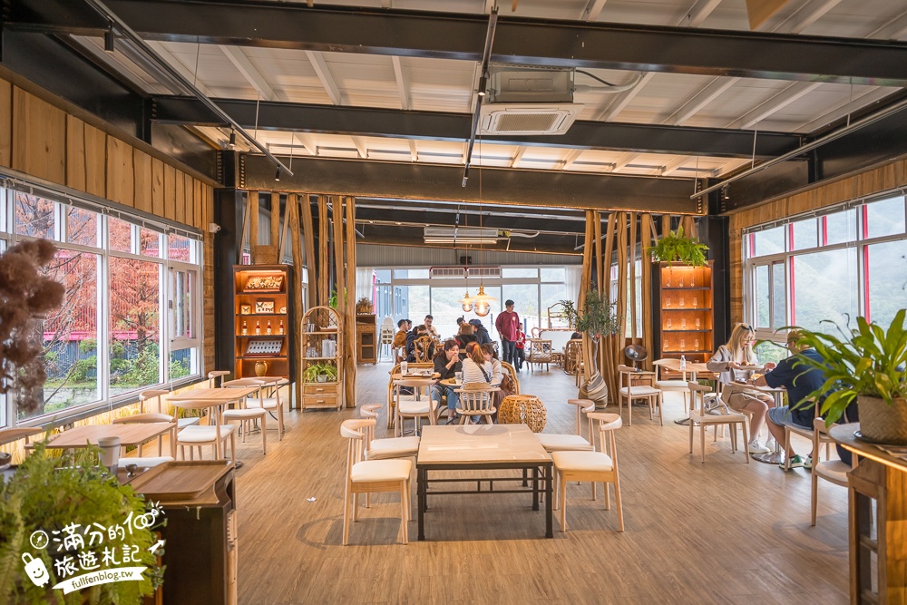 南投【Mountain Bica Cafe】清境彼卡山景觀咖啡,好停車空間大,下午茶望山嵐超放鬆!