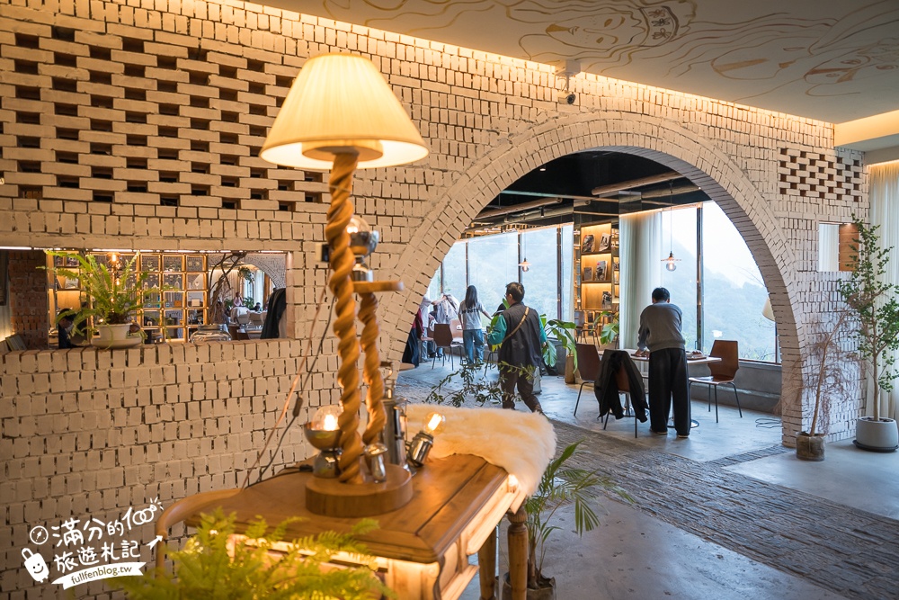 南投【Mountain Bica Cafe】清境彼卡山景觀咖啡,好停車空間大,下午茶望山嵐超放鬆!