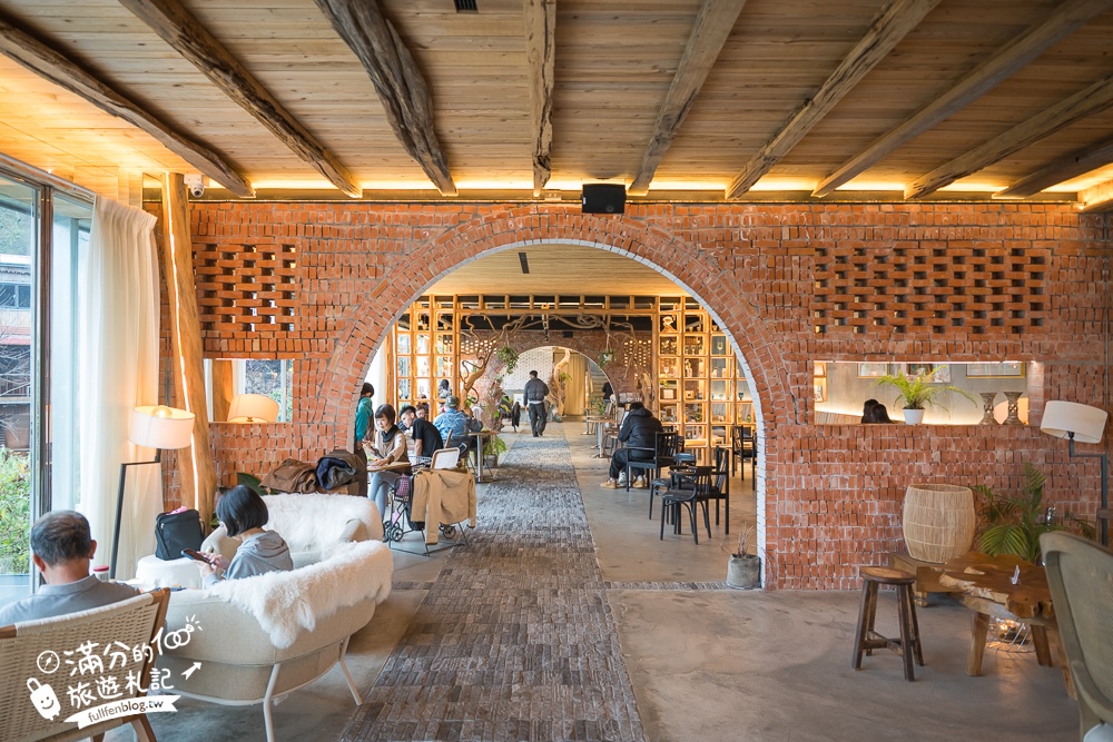 南投【Mountain Bica Cafe】清境彼卡山景觀咖啡,好停車空間大,下午茶望山嵐超放鬆!