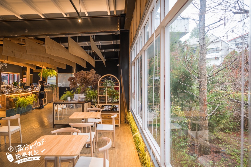 南投【Mountain Bica Cafe】清境彼卡山景觀咖啡,好停車空間大,下午茶望山嵐超放鬆!