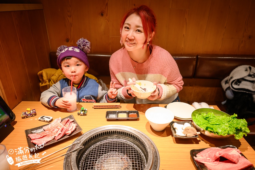 大阪必吃燒肉推薦【道頓堀力丸燒肉】高CP值日本和牛吃到飽.旁邊就是跑跑人招牌.親子友善.中文點餐超方便!