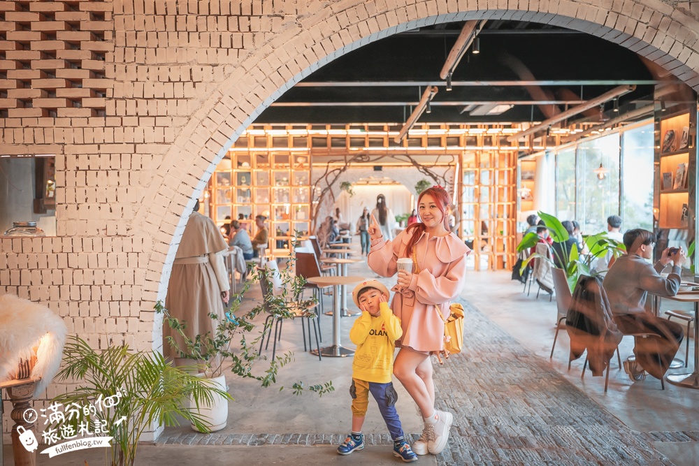 南投【Mountain Bica Cafe】清境彼卡山景觀咖啡,好停車空間大,下午茶望山嵐超放鬆!