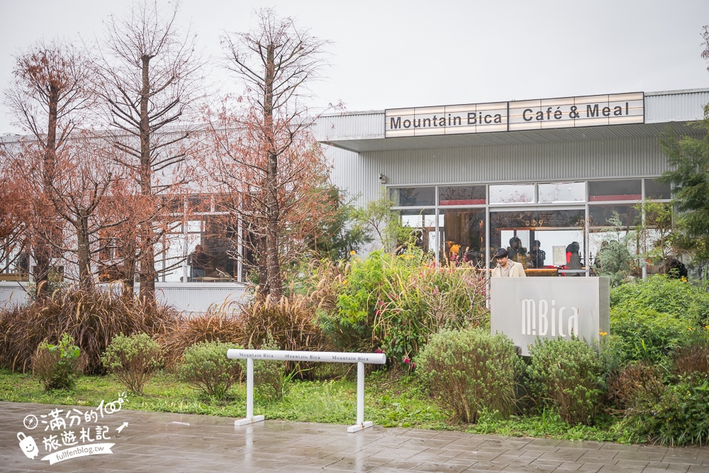 南投【Mountain Bica Cafe】清境彼卡山景觀咖啡,好停車空間大,下午茶望山嵐超放鬆!