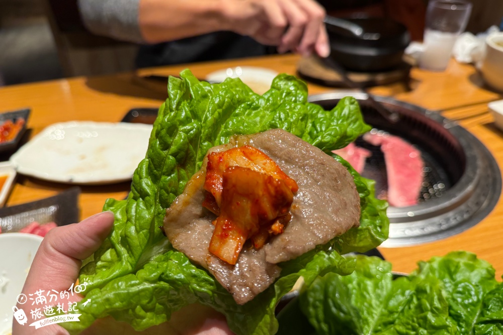 大阪必吃燒肉推薦【道頓堀力丸燒肉】高CP值日本和牛吃到飽.旁邊就是跑跑人招牌.親子友善.中文點餐超方便!