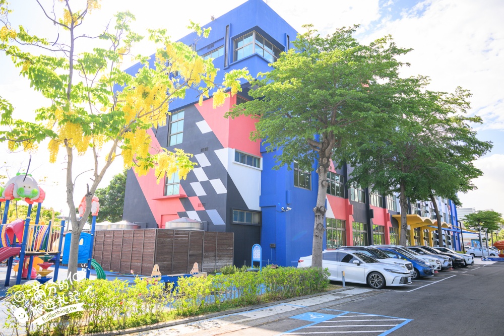 【華園親子飯店草衙館】高雄親子首選飯店.賽道主題飯店.兒童遊戲區+自助式早餐,走路就到鈴鹿賽道樂園!
