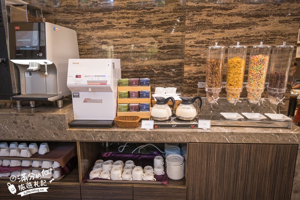 苗栗親子飯店【苗栗馥藝金鬱金香酒店】偽出國住進歐洲城堡,體驗在賽車上車宿太刺激,還有大泳池和兒童遊戲區!