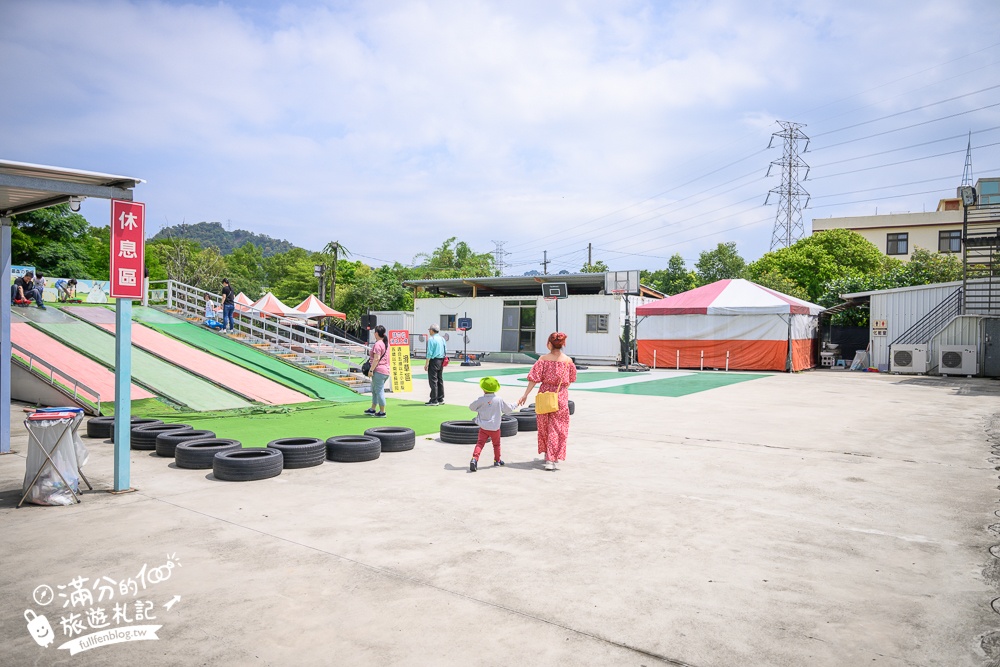 台中【威爾森的農場.親子餐廳】門票只要100元,水豚.狐獴.山羊輕鬆互動,還能玩滑草.射箭和溜滑梯!