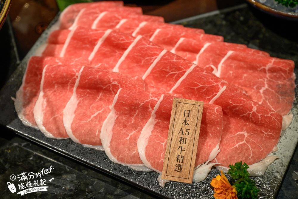 台中頂級活體海鮮火鍋【匠極緻鍋物市政店】近捷運站,包廂式體驗,職人代煮免沾手服務,活龍蝦搭配日本A5和牛鴛鴦海陸饗宴！