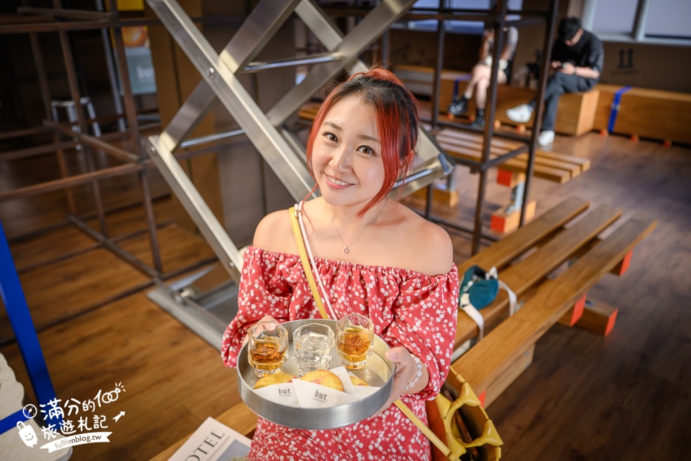 台中【奶油飯店】台中伴手禮推薦.飯店主題的沉浸式甜點空間,奶油餅乾免費吃.玩拍美國風攝影棚!