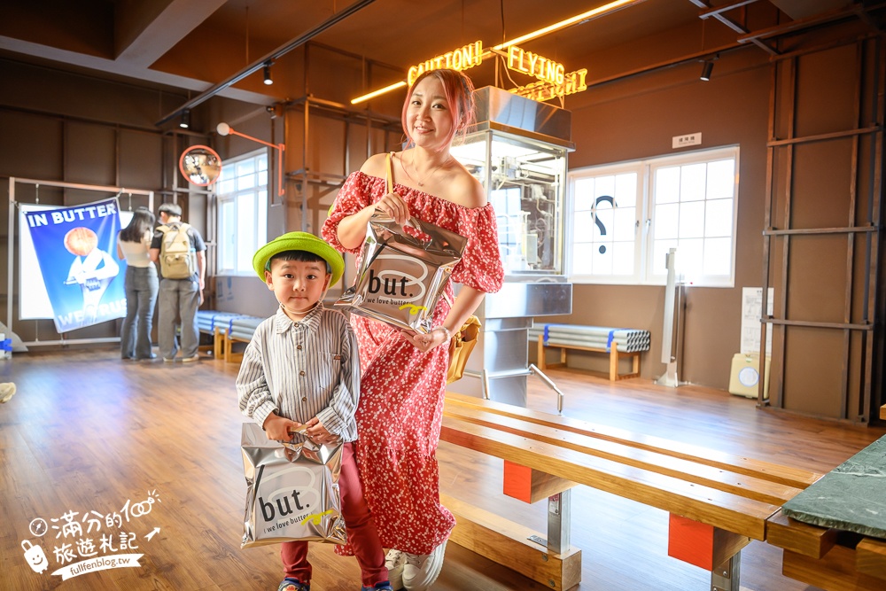 台中【奶油飯店】台中伴手禮推薦.飯店主題的沉浸式甜點空間,奶油餅乾免費吃.玩拍美國風攝影棚!
