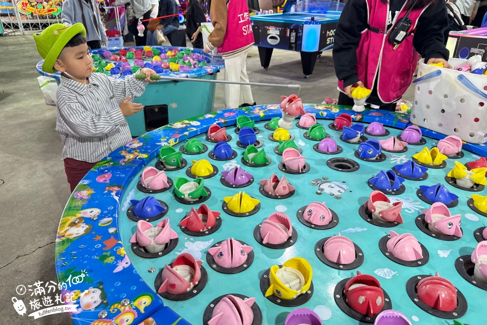 桃園【2026八德興仁花園夜市】每週只營業四天,佔地6000坪.10間人氣排隊美食攻略,還能玩遊戲!