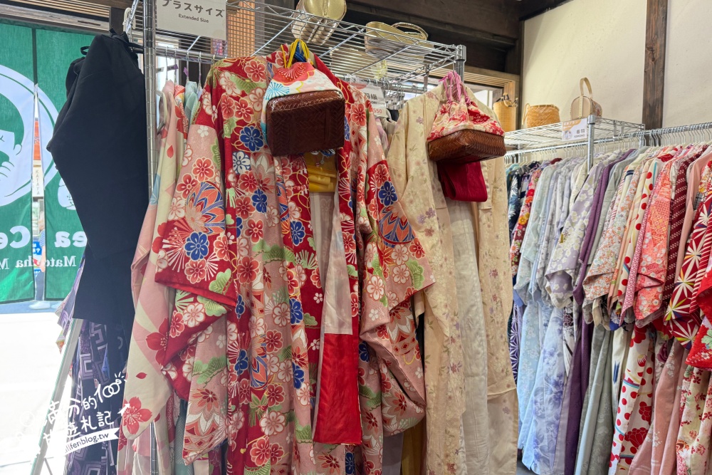 清水寺和服推薦【愛和服清水茶碗坂店】離清水寺最近的和服店.步行只要5分鐘.中文和專業攝影服務!