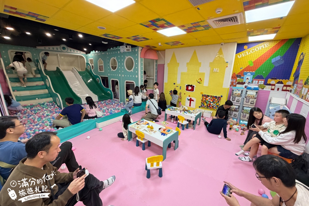 苗栗親子飯店【苗栗馥藝金鬱金香酒店】偽出國住進歐洲城堡,體驗在賽車上車宿太刺激,還有大泳池和兒童遊戲區!