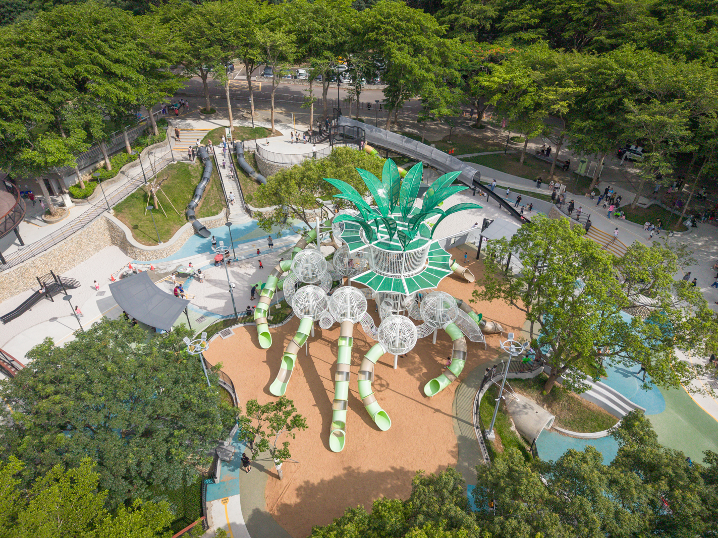 台中【谷溜遊戲場】清水巨無霸鳳梨遊戲場.集結34條溜滑梯.親子同行玩到不想回家! @滿分的旅遊札記