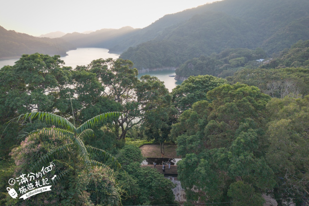 桃園【水漾石門景觀餐廳】大溪水庫湖景第一排景觀咖啡.免收服務費.坐在玻璃屋用餐仙氣十足!