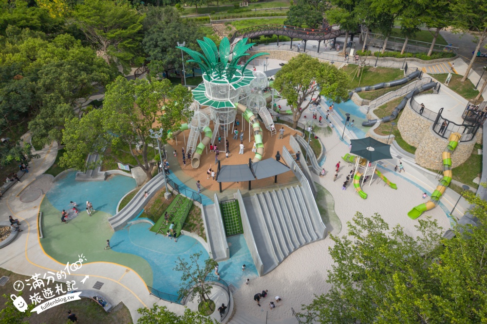 台中【谷溜遊戲場】清水巨無霸鳳梨遊戲場.集結34條溜滑梯.親子同行玩到不想回家!
