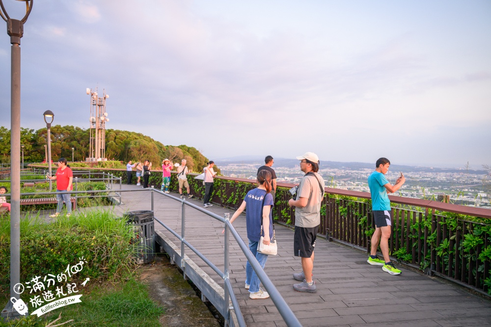 台中【望高莊園】180度超廣角百萬夜景餐廳.熱炒.火鍋.泡腳.下午茶一次滿足!