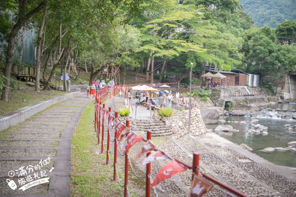 桃園【宇內溪溫泉戲水區】唯一公告合法開放的溪流戲水區,50元銅板價還能順遊小烏來天空步道!