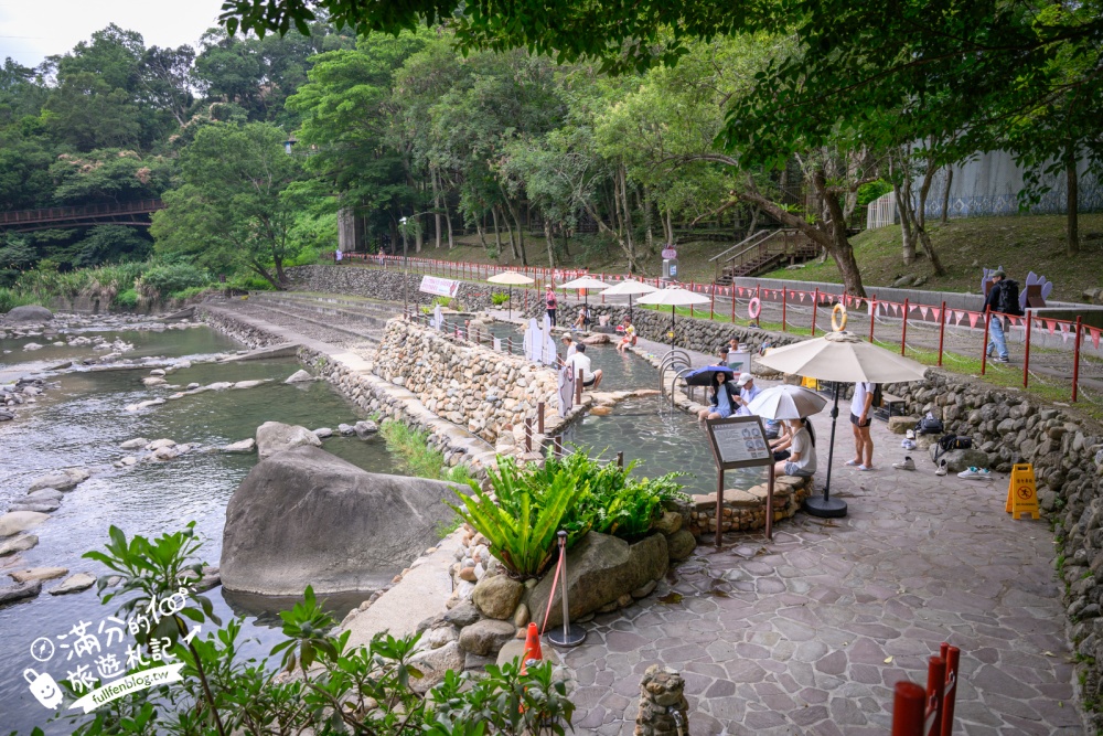 桃園【宇內溪溫泉戲水區】唯一公告合法開放的溪流戲水區,50元銅板價還能順遊小烏來天空步道!