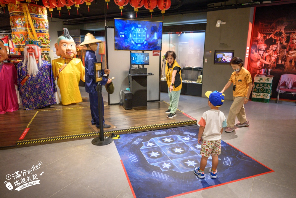 桃園景點【土地公文化館】桃園免門票觀光工廠.親子景點.互動小遊戲,歌仔戲服體驗~挑戰傳統戲曲!